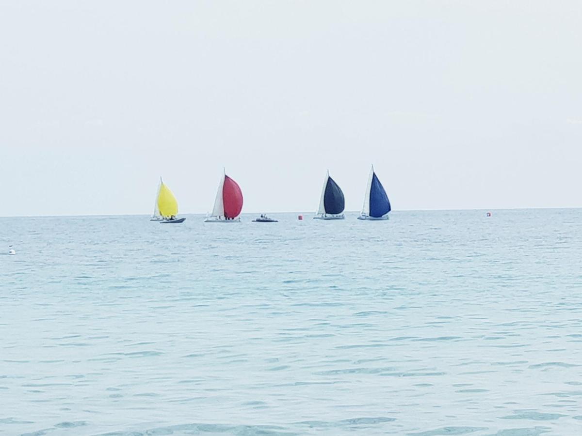 By The Beach Calpe Bagian luar foto